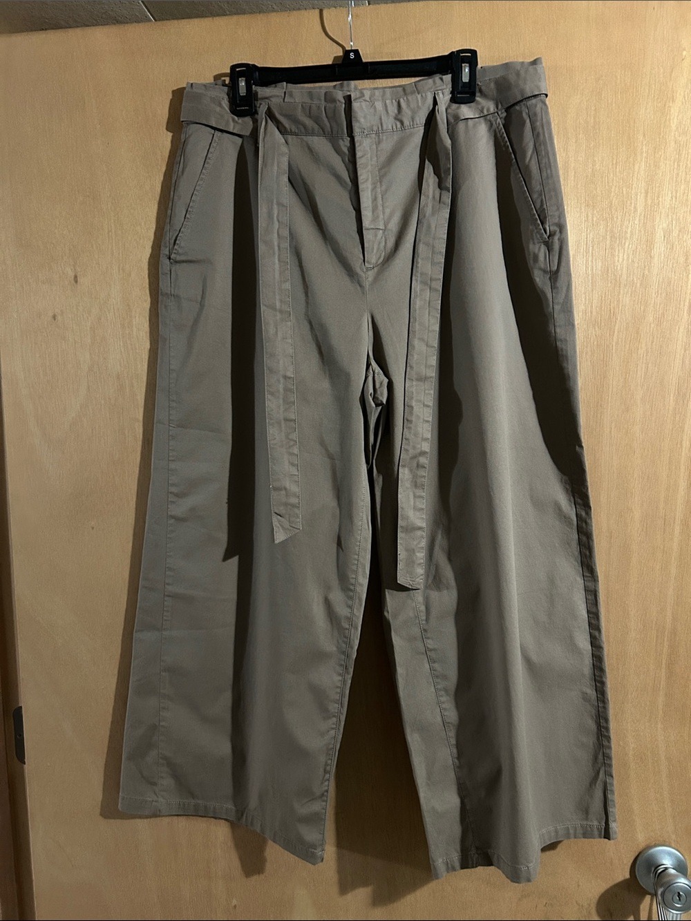Banana Republic Wide-Leg Khaki Women’s Pants with Waist Tie